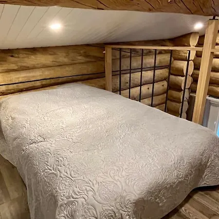 Luxury Log By Invisible Forest *