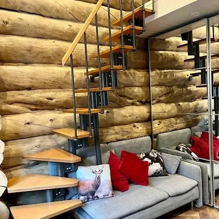 Luxury Log By Invisible Forest