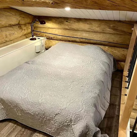 Luxury Log By Invisible Forest *
